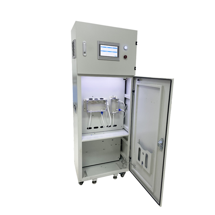 在線(xiàn)水質(zhì)分析儀進(jìn)行校準(zhǔn)